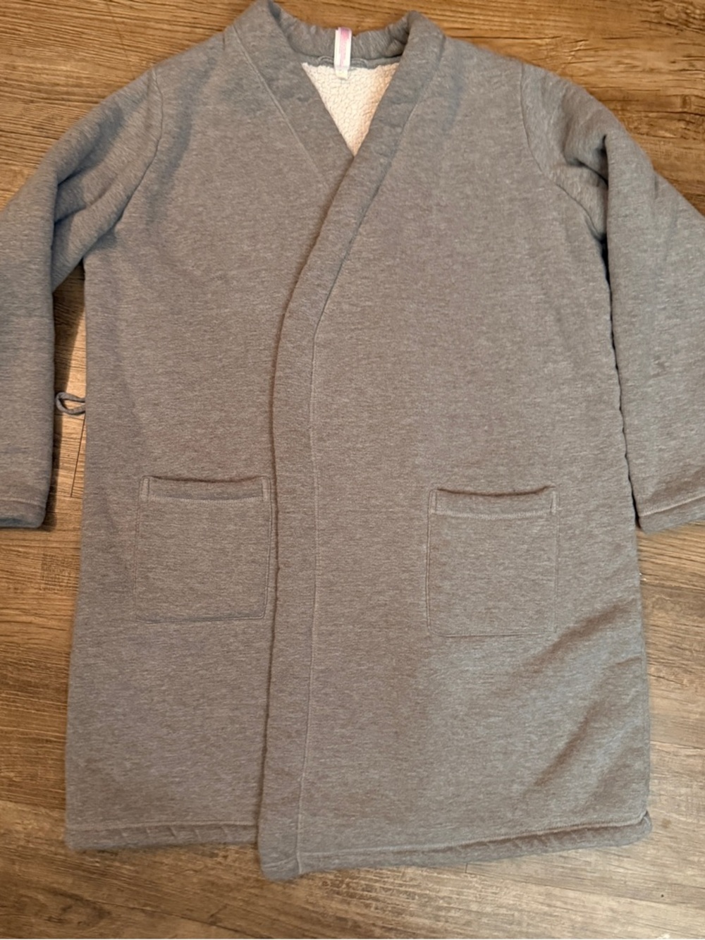 Cozy Women's Gray Wrap Robe with Pocket Detail